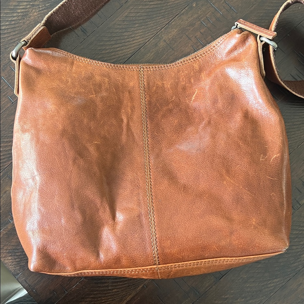Spikes & Sparrow Leather Crossbody Bag - Picture 4 of 9